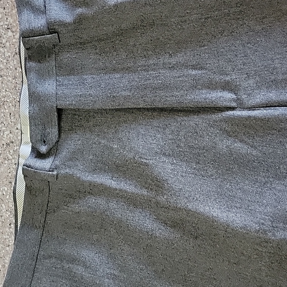 Hart Schaffner Marx new wool dress pants, S. 38, no hem, gray.